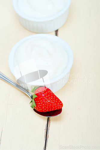 Image of organic Greek yogurt and strawberry