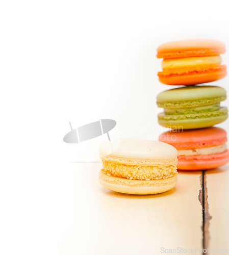 Image of colorful french macaroons