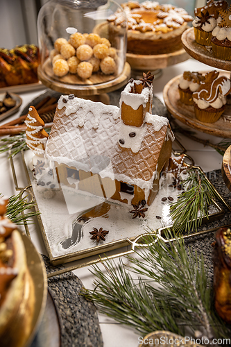 Image of Little gingerbread house