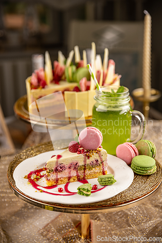 Image of Birthday cake with macarons