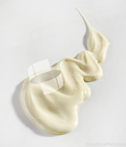 Image of melted white chocolate