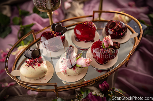 Image of Cakes in the shape of a heart