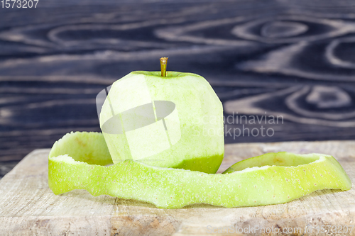 Image of green ripe and juicy Apple