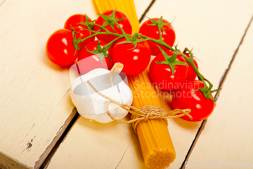 Image of Italian basic pasta ingredients