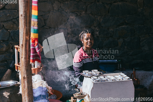 Image of women preparing bunna coffee, Ethiopia