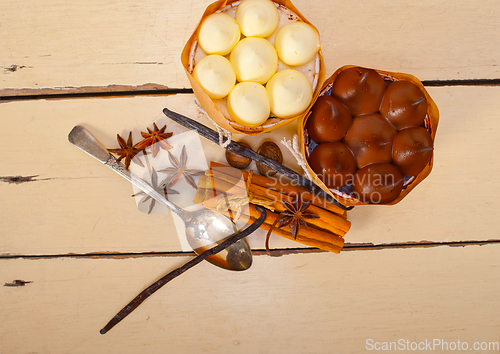 Image of chocolate vanilla and spices cream cake dessert