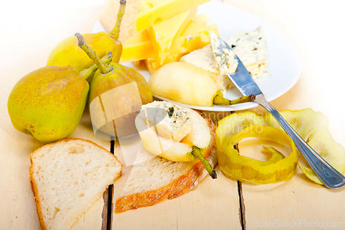 Image of cheese and pears