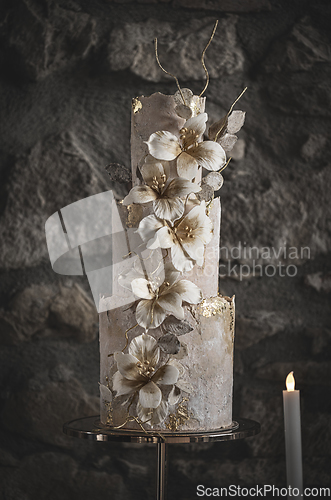 Image of Wedding cake with flowers