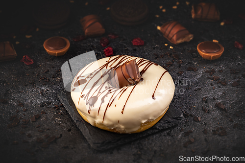 Image of Round doughnut cake