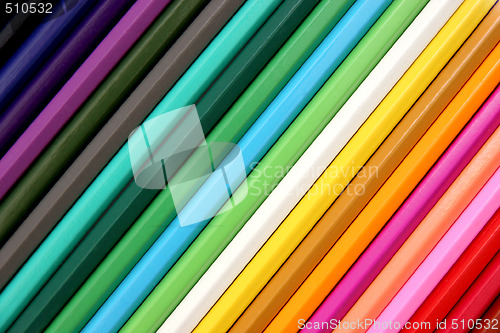 Image of colored pencils 