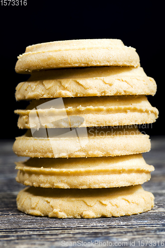 Image of dry and crumbly cookies