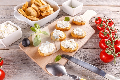 Image of Cottage cheese on bruschetta