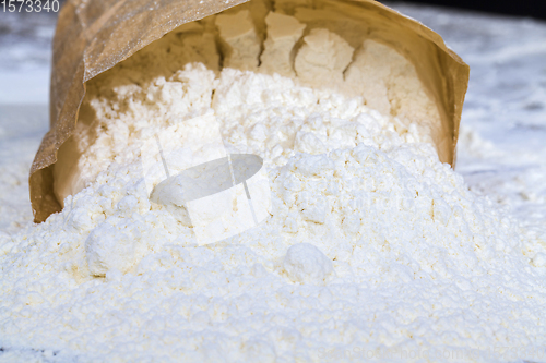 Image of poured white wheat flour