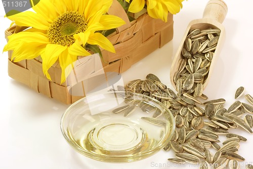 Image of Cooking Oil with Sunflower Seeds