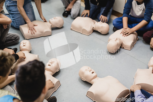 Image of First aid resuscitation course in primary school.