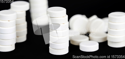 Image of white tablets