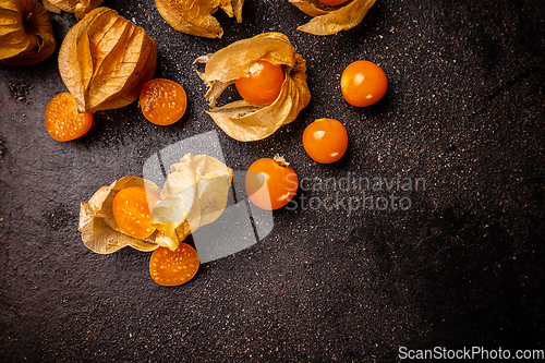 Image of Cape gooseberries with calyx