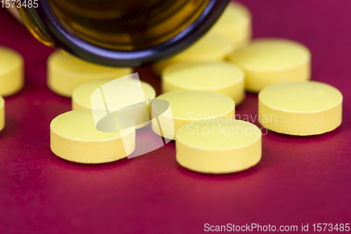 Image of yellow tablets