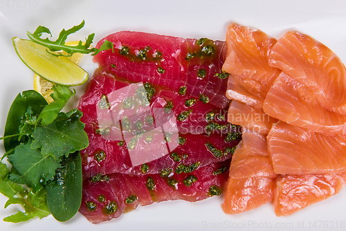 Image of Mixed sliced of salmon and tuna