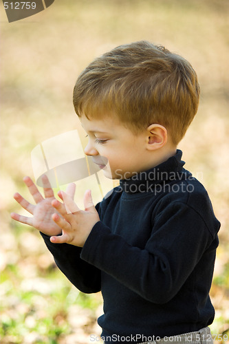 Image of boy clapping