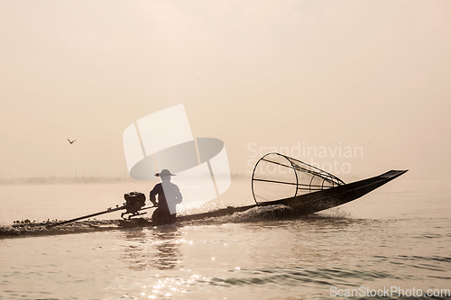 Image of Traditional Burmese fisherman at Inle lake