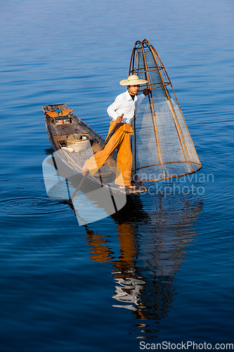 Image of Burmese fisherman at Inle lake, Myanmar