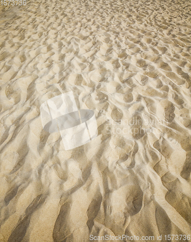 Image of wavy uneven structure of sand