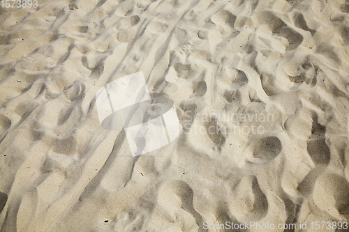 Image of wavy uneven structure of sand