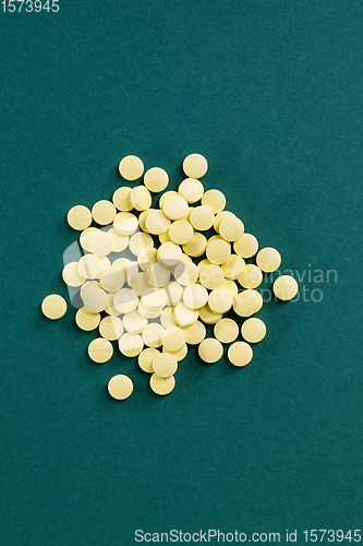 Image of yellow solid tablets
