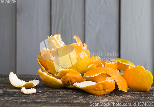 Image of fresh peel from oranges