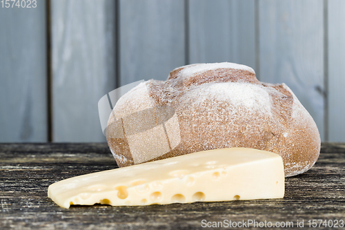 Image of bread and cheese