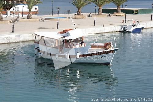 Image of fisshing boat