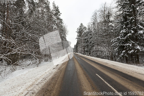 Image of narrow winter road