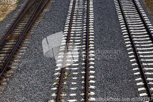 Image of the railway goes on the ground