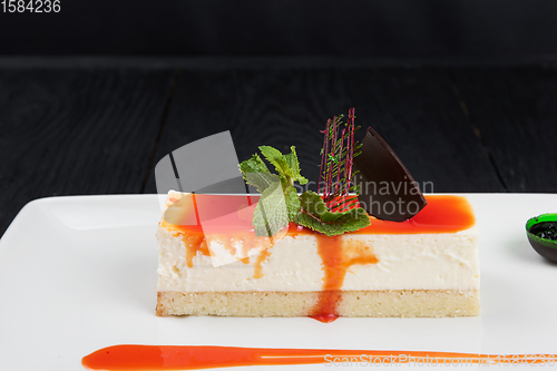 Image of Cheesecake with sauce