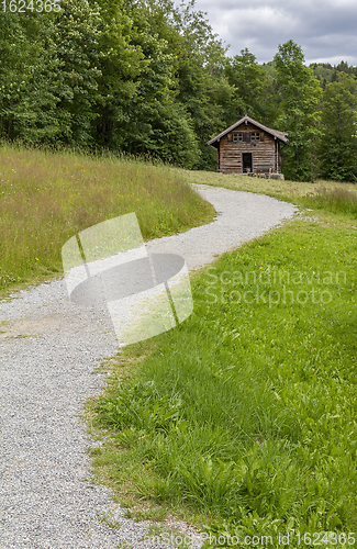 Image of way and hut