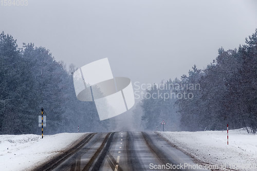 Image of narrow winter road