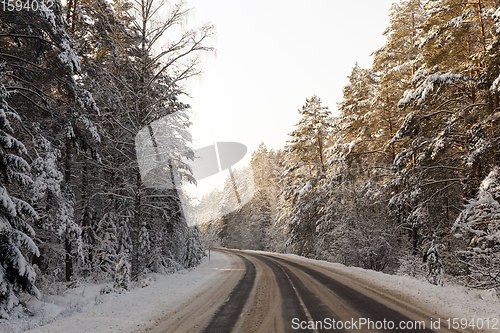 Image of narrow winter road