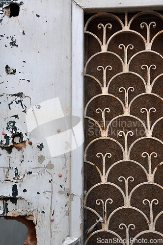 Image of wooden door rusty pattern