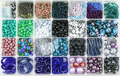 Image of Beads set in a box