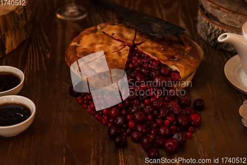 Image of Berries pie with fresh berries and jam