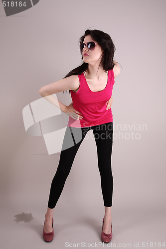 Image of Woung woman with sunglasses