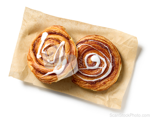 Image of freshly baked cinnamon rolls