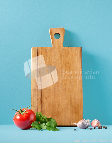 Image of empty wooden cutting board