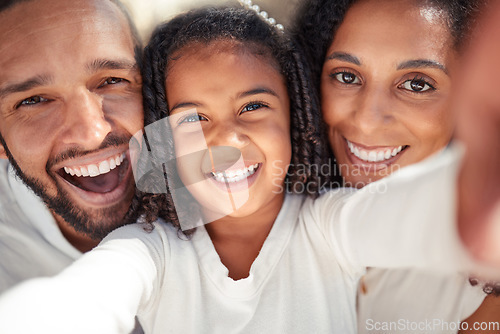 Image of Selfie, happy family and portrait of girl bonding with mother and father, smile, relax and posing for picture. Love, cheerful and content child enjoying free time with her parents and taking photo