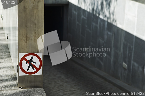 Image of Forbidden to pedestrians