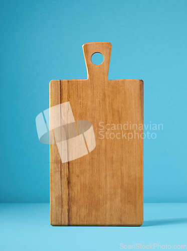 Image of empty wooden cutting board