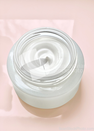 Image of white cosmetic cream