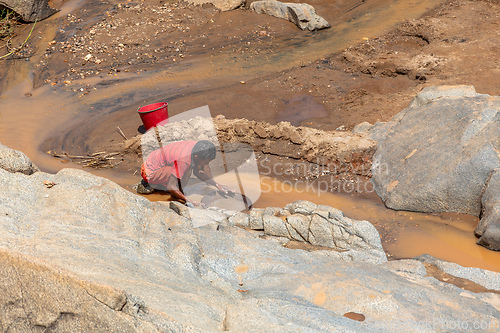 Image of Local peoples mining and gem panning in Ihosy - Ilakaka, Madagascar.