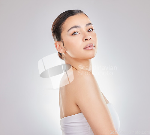 Image of True beauty comes from within. a young woman posing against a grey background.